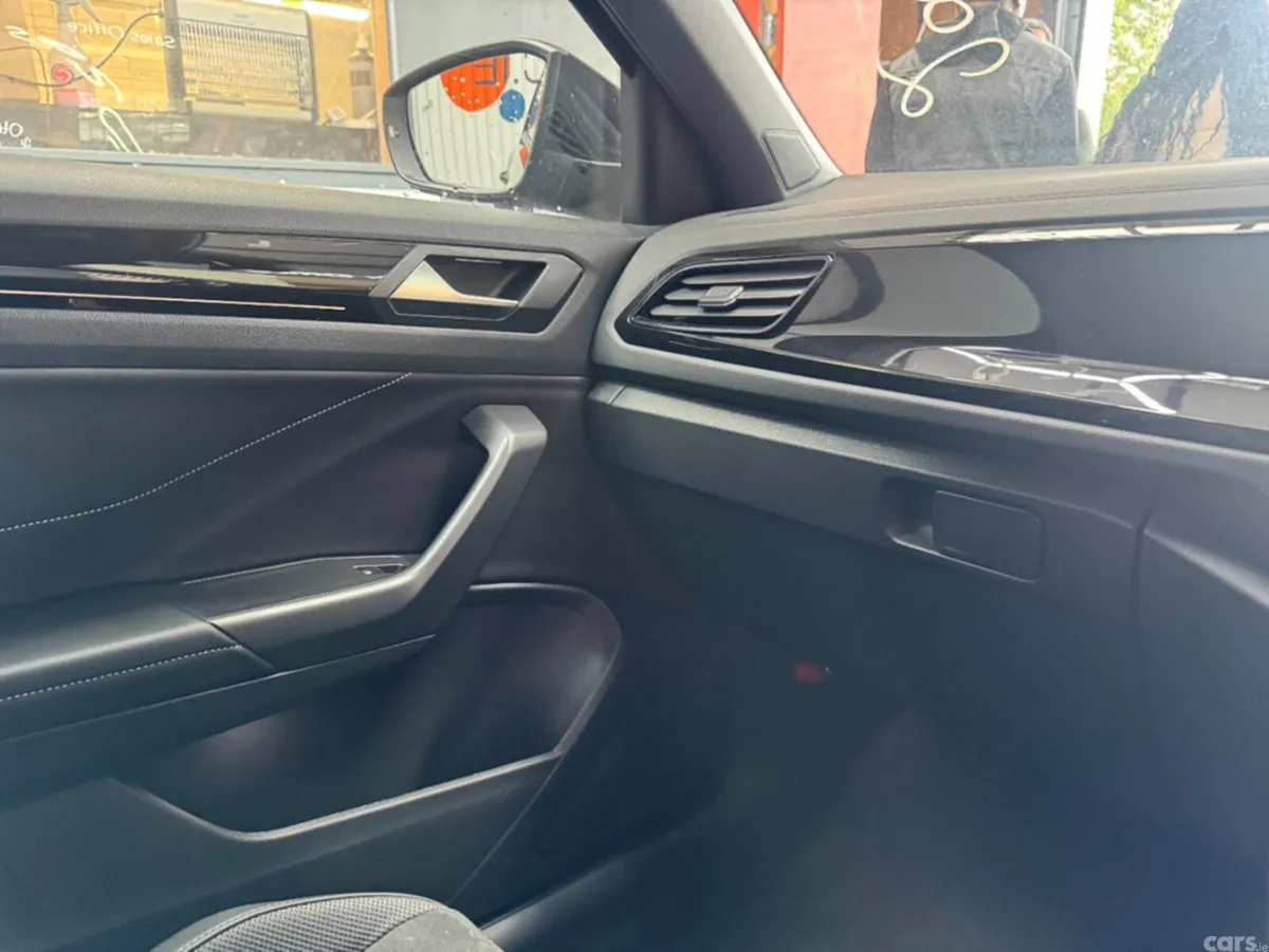 Volkswagen T-Roc SUV, Diesel, 2024, Black