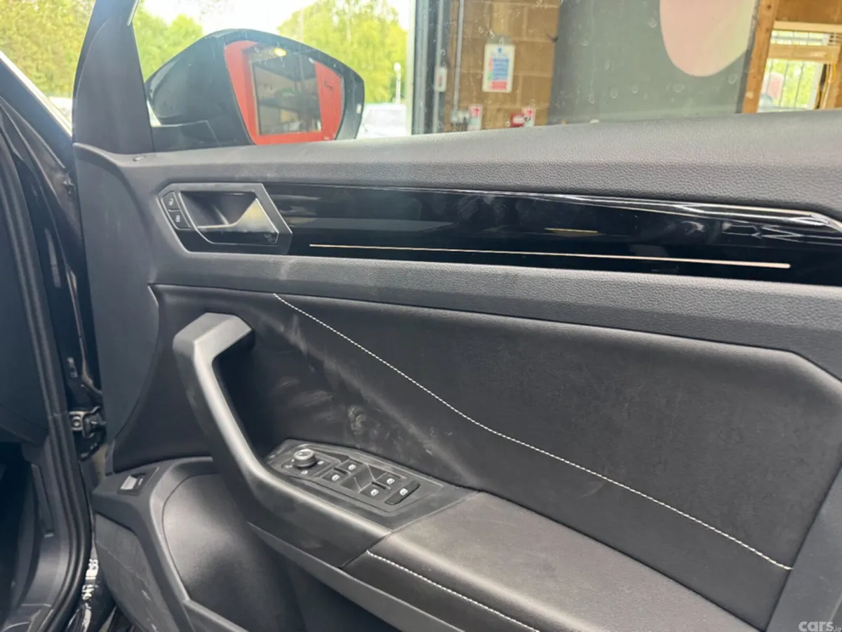 Volkswagen T-Roc SUV, Diesel, 2024, Black