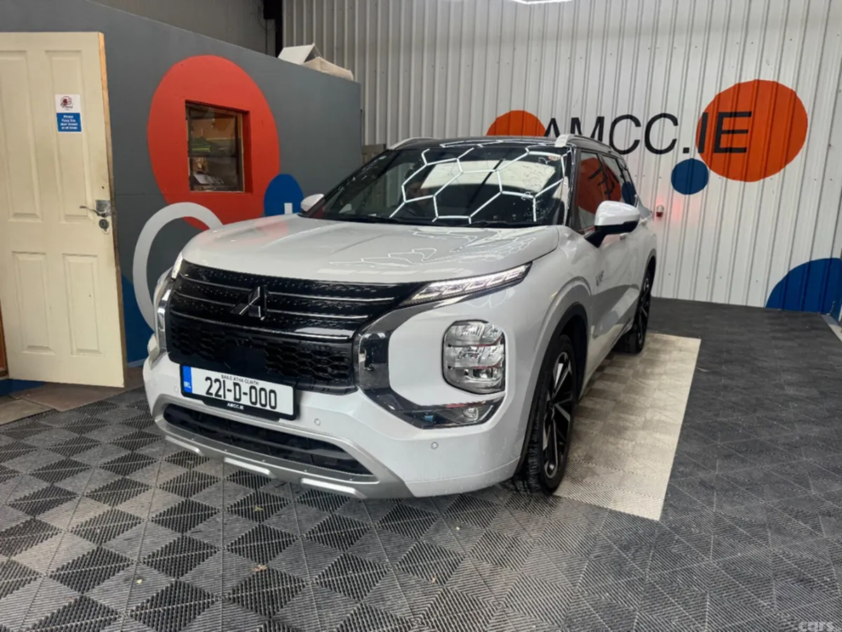 Mitsubishi Outlander SUV, Petrol Plug-in Hybrid, 2022, White