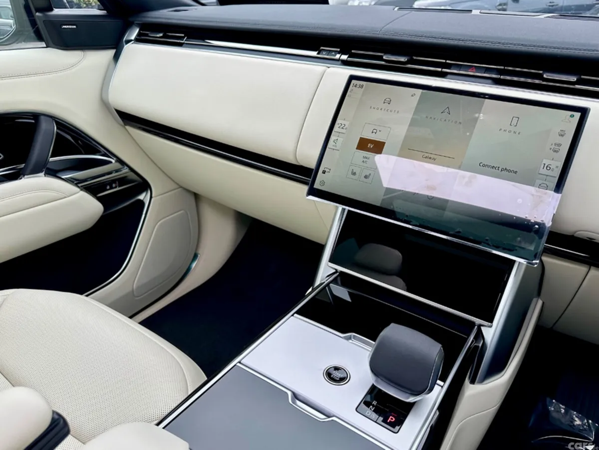 Land Rover Range Rover SUV, Petrol Plug-in Hybrid, 2026, Green