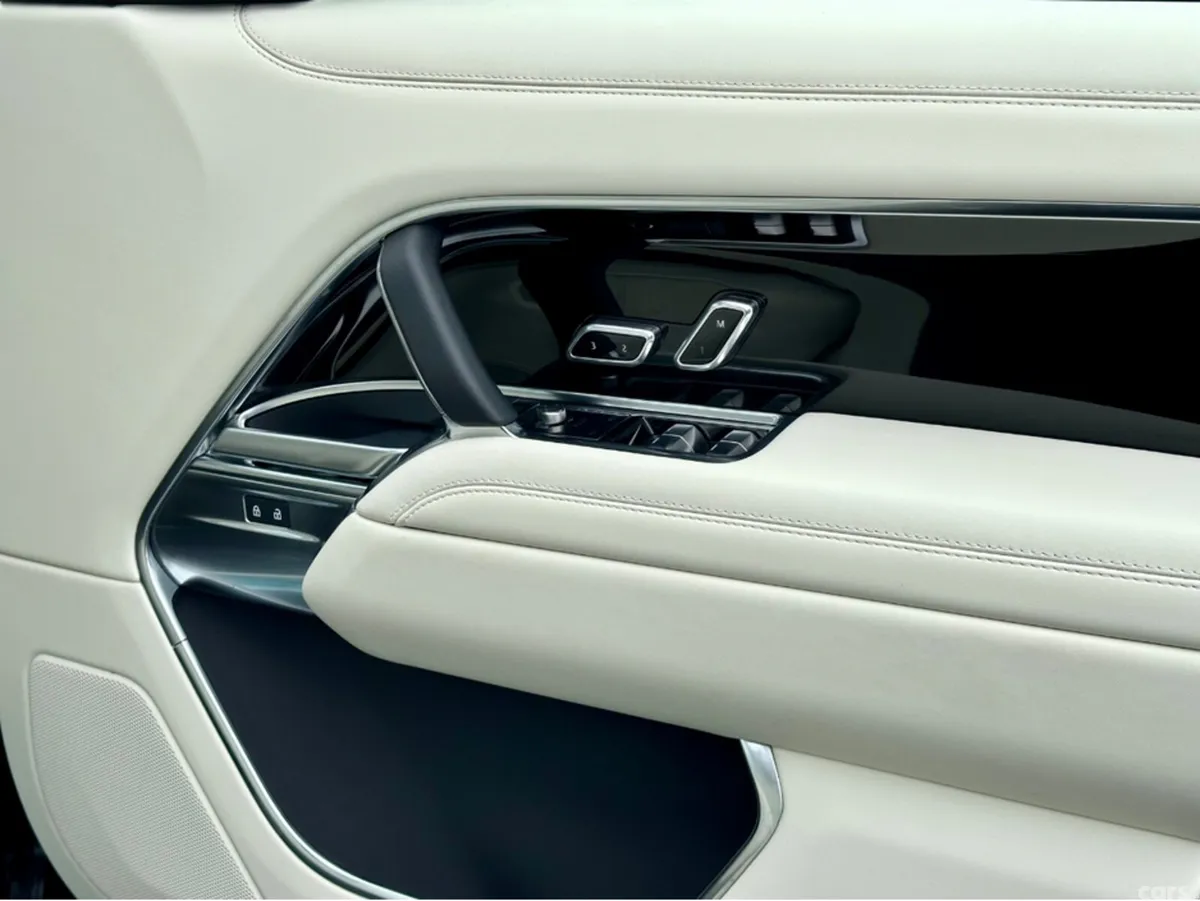 Land Rover Range Rover SUV, Petrol Plug-in Hybrid, 2026, Green