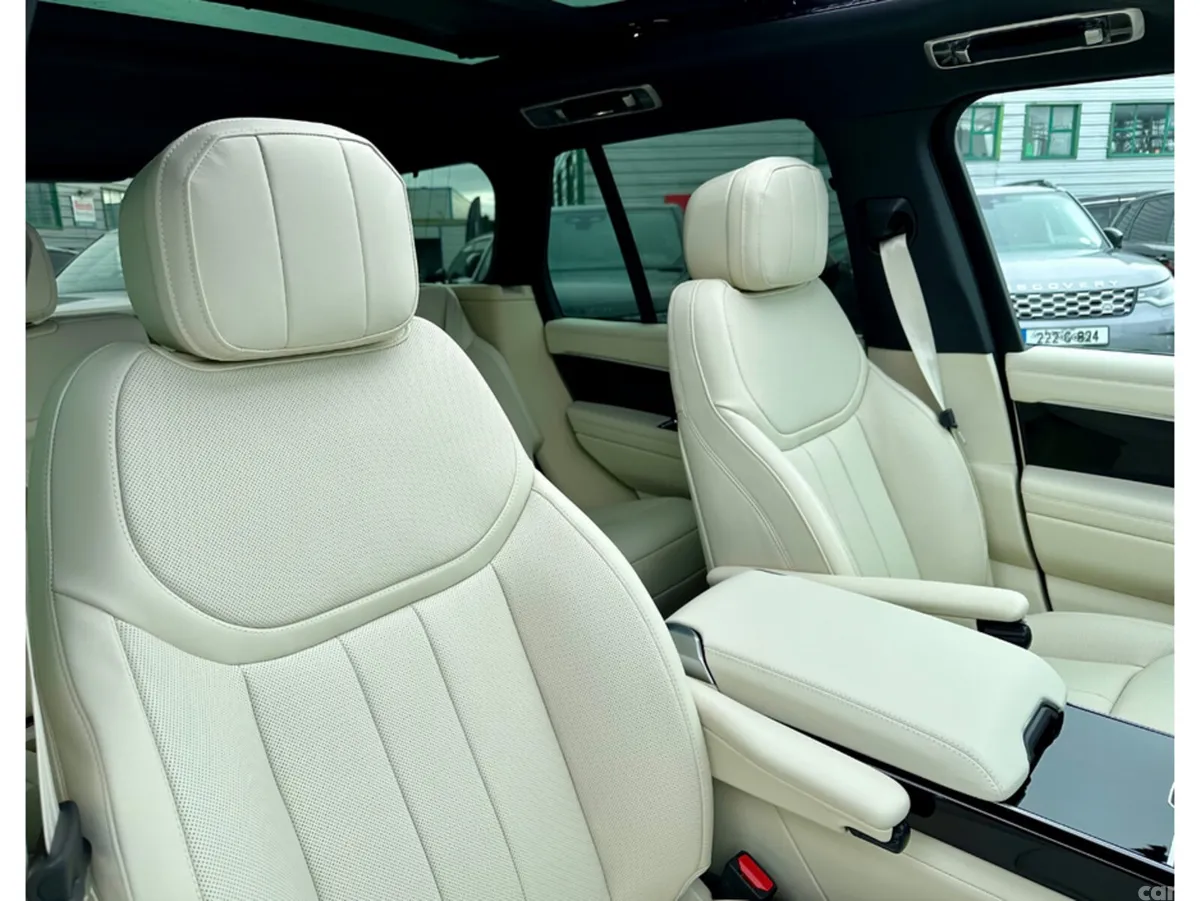 Land Rover Range Rover SUV, Petrol Plug-in Hybrid, 2026, Green