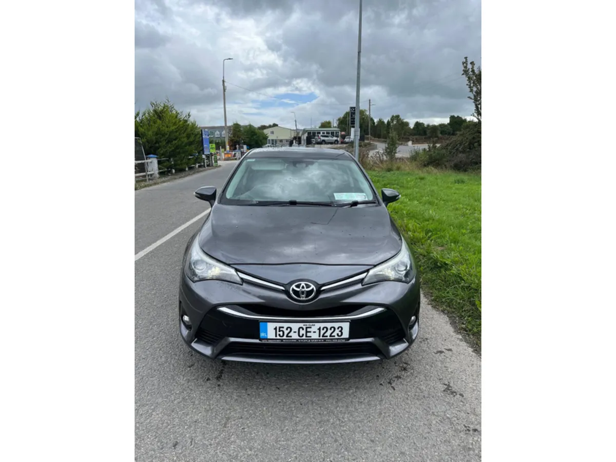Toyota Avensis Saloon, Diesel, 2015, Grey