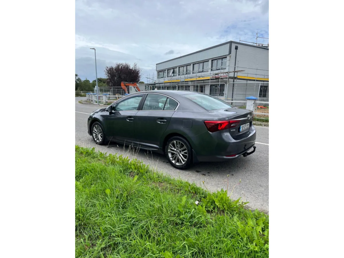 Toyota Avensis Saloon, Diesel, 2015, Grey