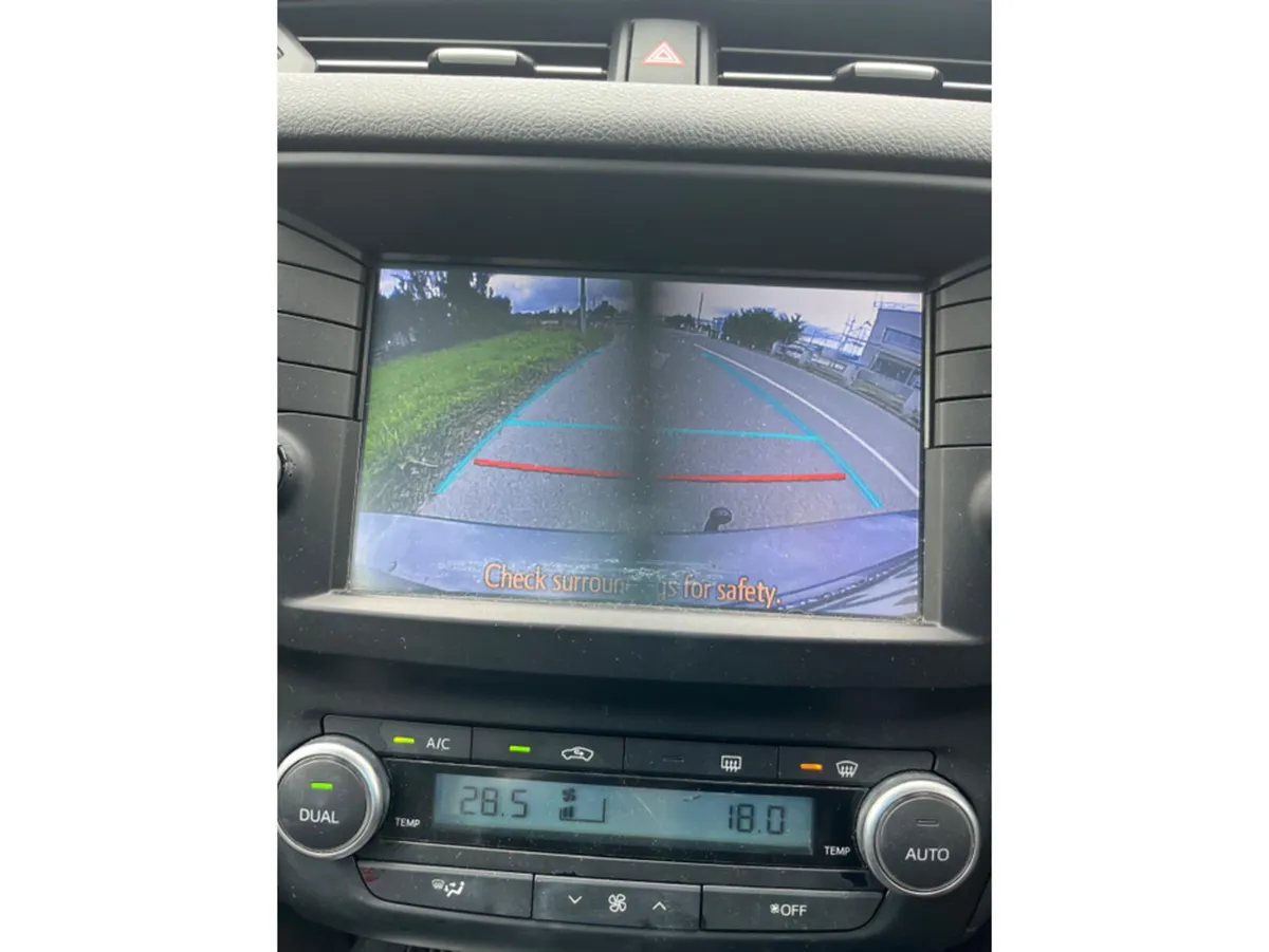Toyota Avensis Saloon, Diesel, 2015, Grey
