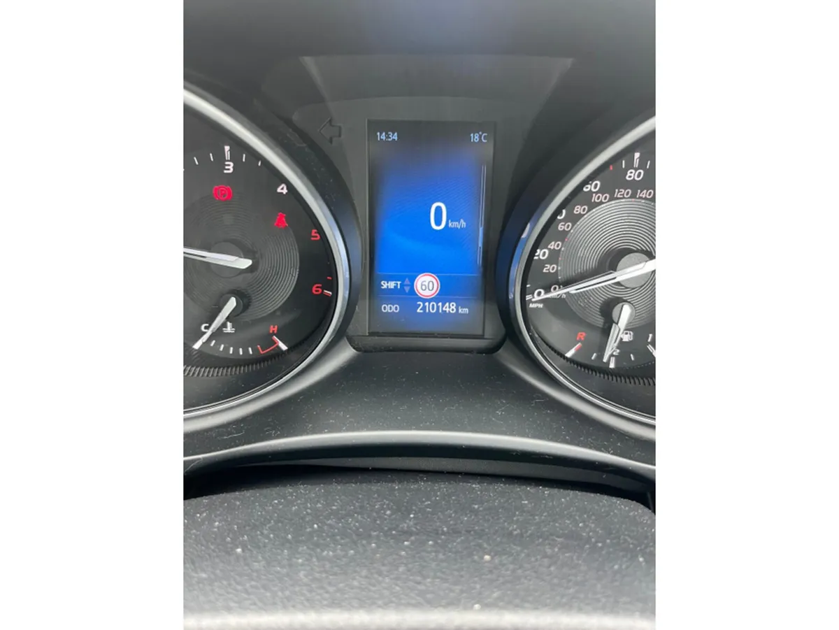 Toyota Avensis Saloon, Diesel, 2015, Grey