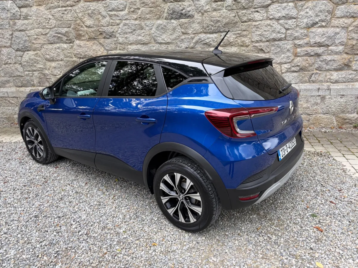 Renault Captur Hatchback, Petrol, 2023, Blue