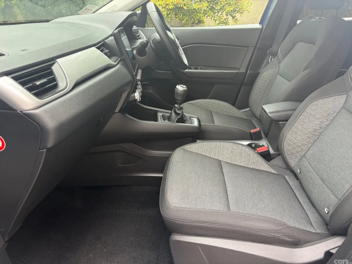 Renault Captur Hatchback, Petrol, 2023, Blue