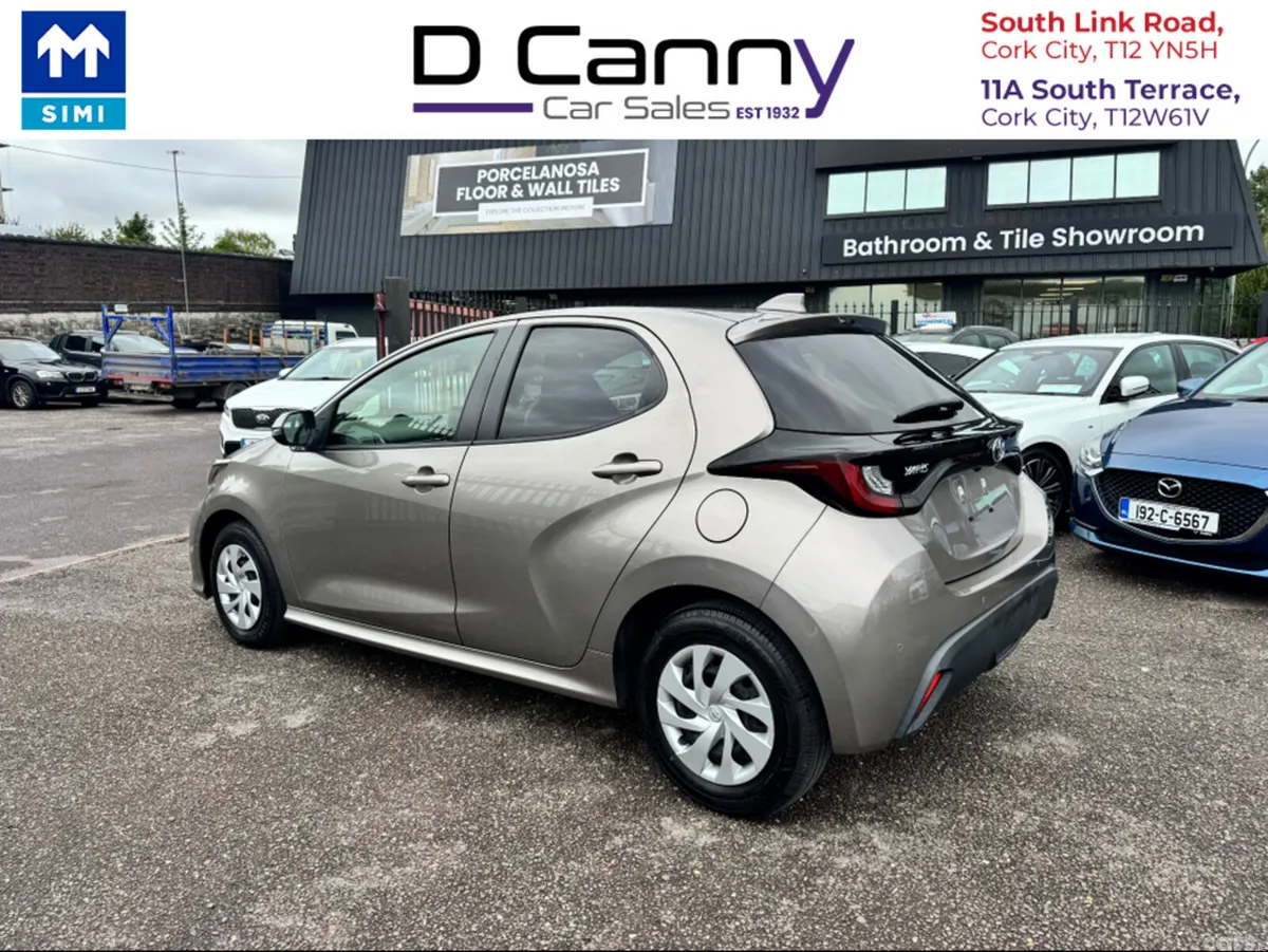 Toyota Yaris Hatchback, Petrol, 2020, Gold