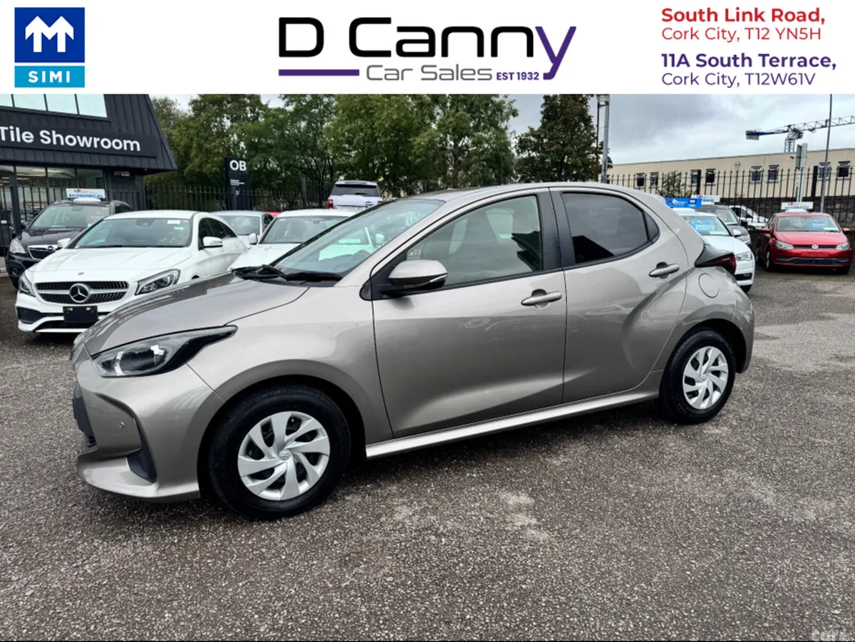 Toyota Yaris Hatchback, Petrol, 2020, Gold
