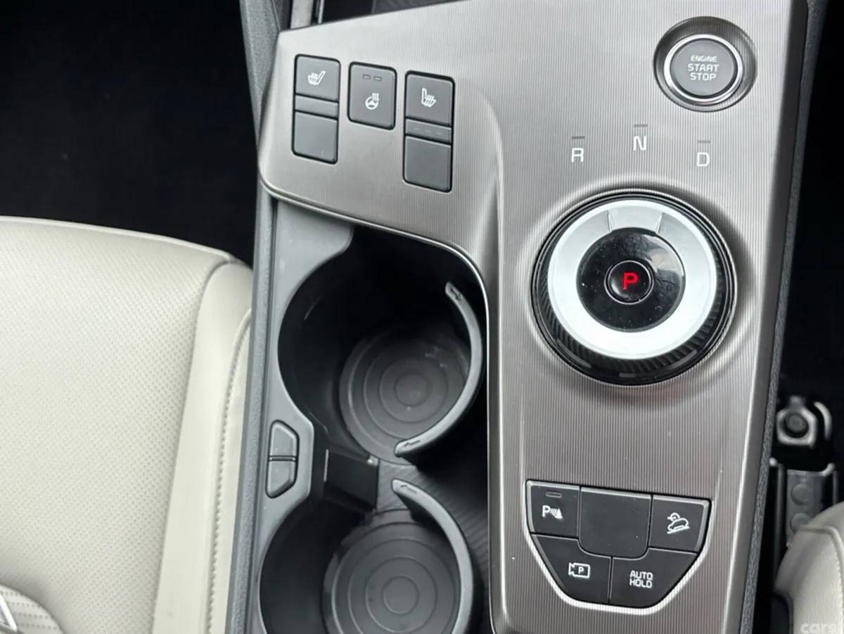Kia Sportage MPV, Petrol Hybrid, 2026, Red