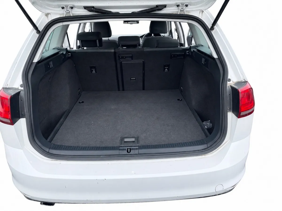 Volkswagen Golf Estate, Petrol, 2014, White