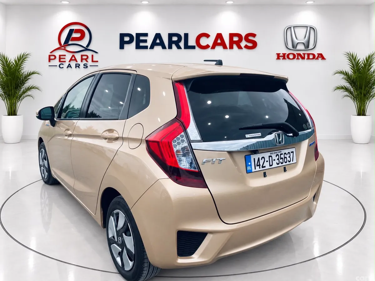 Honda Fit Hatchback, Petrol Hybrid, 2014, Gold