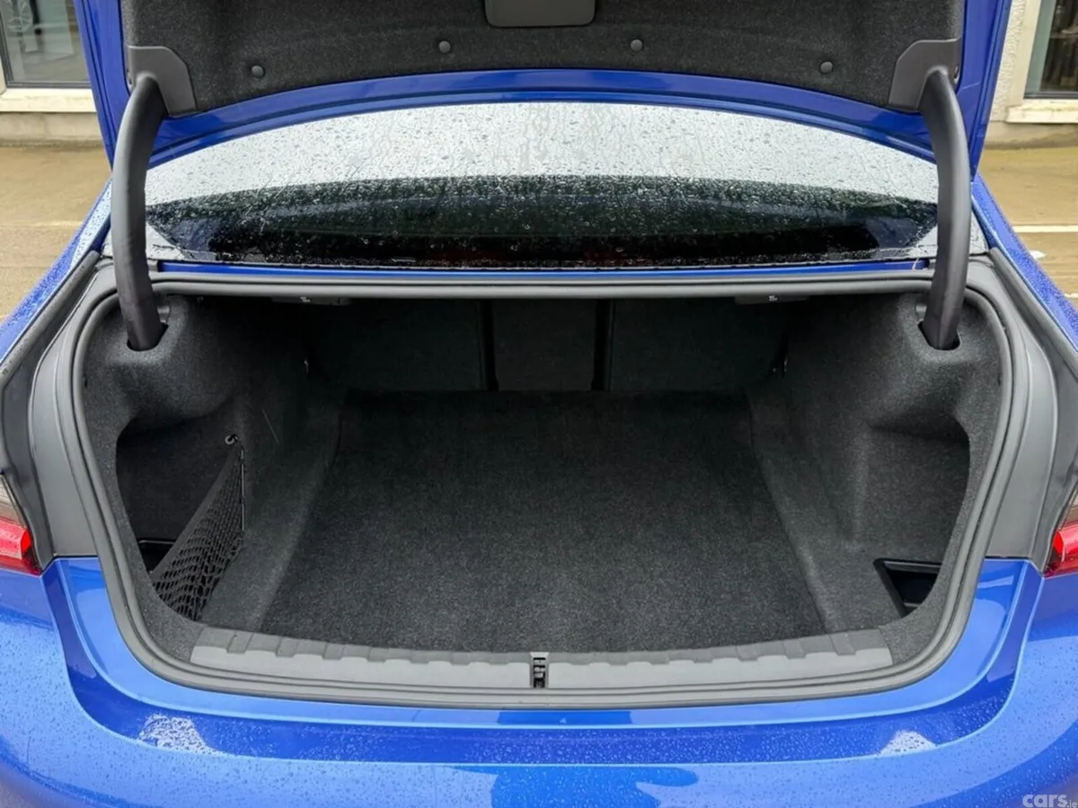 BMW 3-Series Saloon, Diesel Hybrid, 2023, Blue