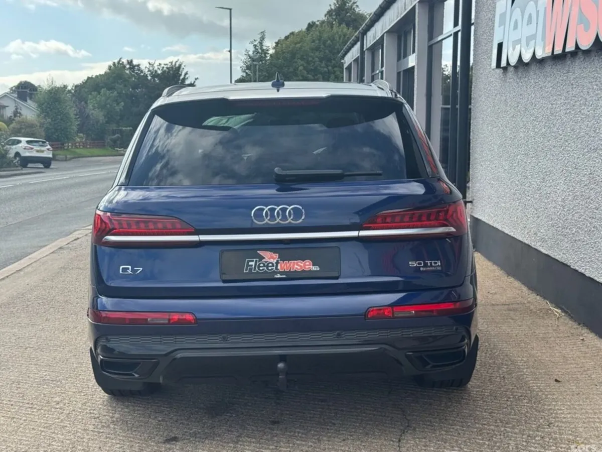 Audi Q7 SUV, Diesel Hybrid, 2019, Blue