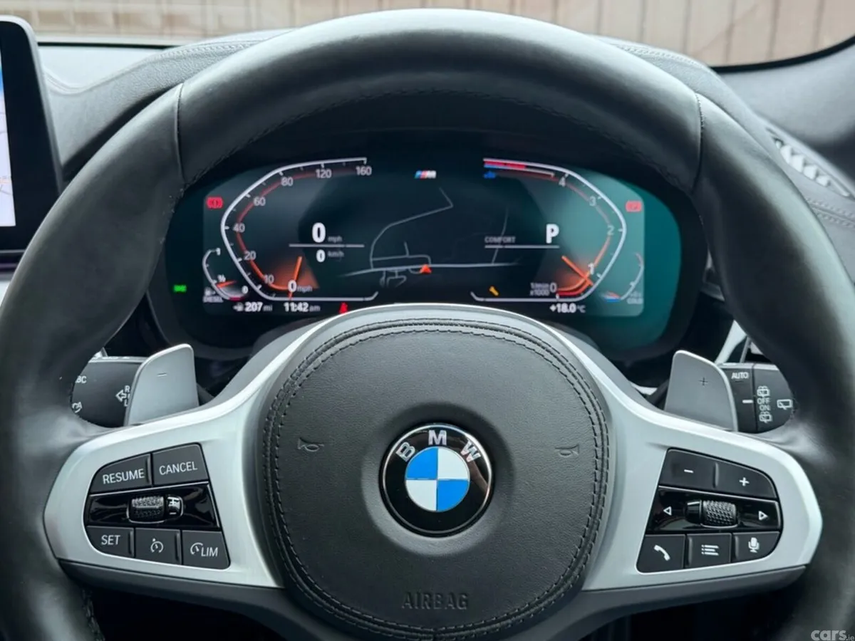 BMW 5-Series Estate, 2022, 
