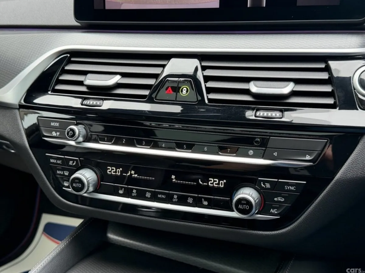 BMW 5-Series Estate, 2022, 