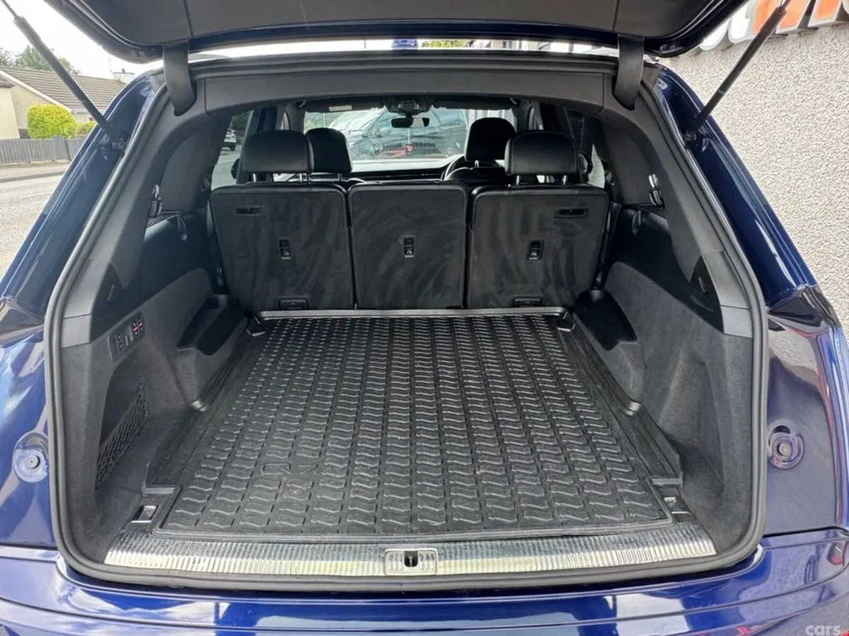 Audi Q7 SUV, Diesel Hybrid, 2019, Blue