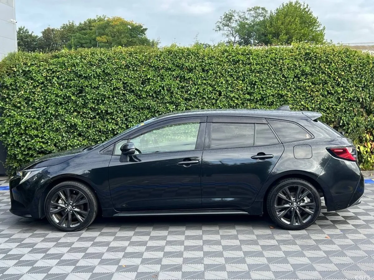 Toyota Corolla Estate, Petrol Hybrid, 2021, Black