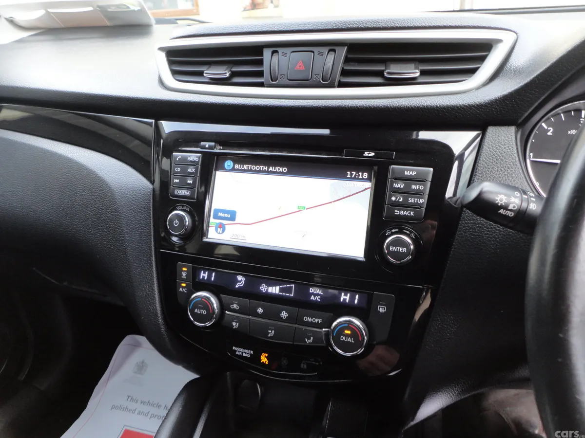 Nissan Qashqai Hatchback, Diesel, 2016, Silver