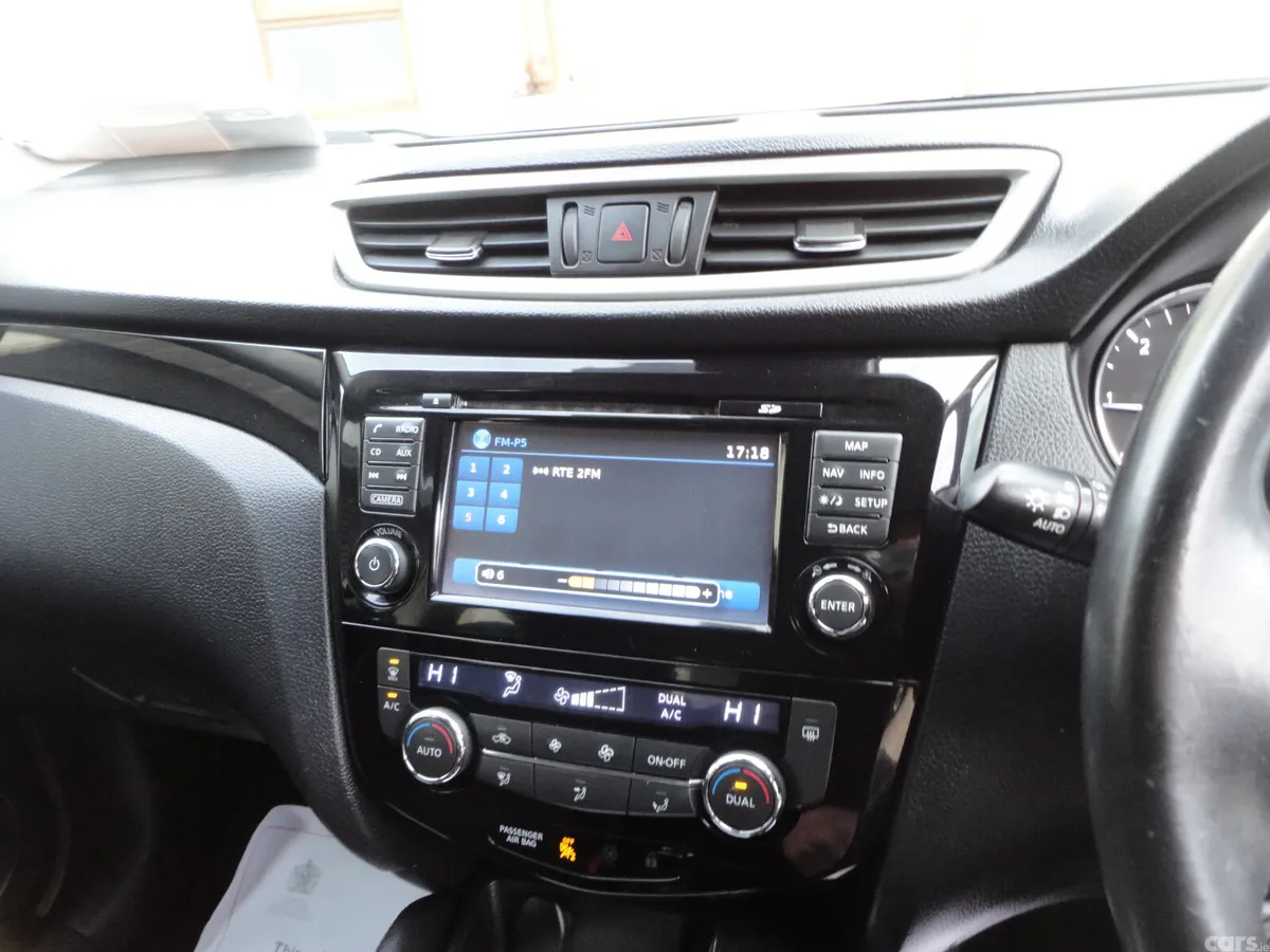 Nissan Qashqai Hatchback, Diesel, 2016, Silver
