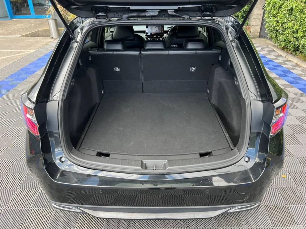 Toyota Corolla Estate, Petrol Hybrid, 2021, Black