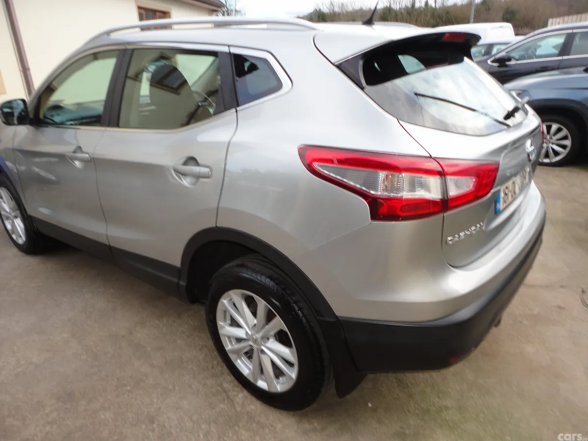 Nissan Qashqai Hatchback, Diesel, 2016, Silver