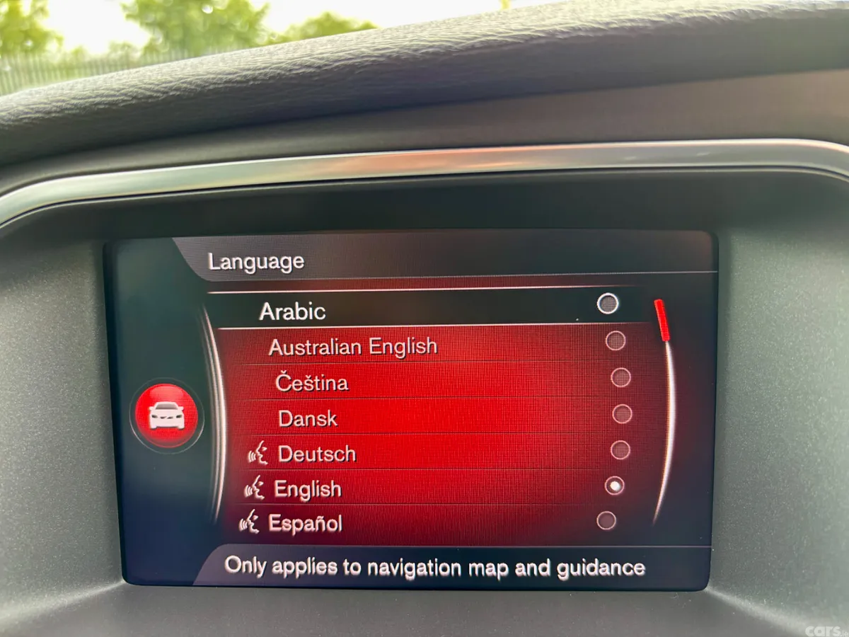 Volvo V40 Hatchback, Diesel, 2018, White