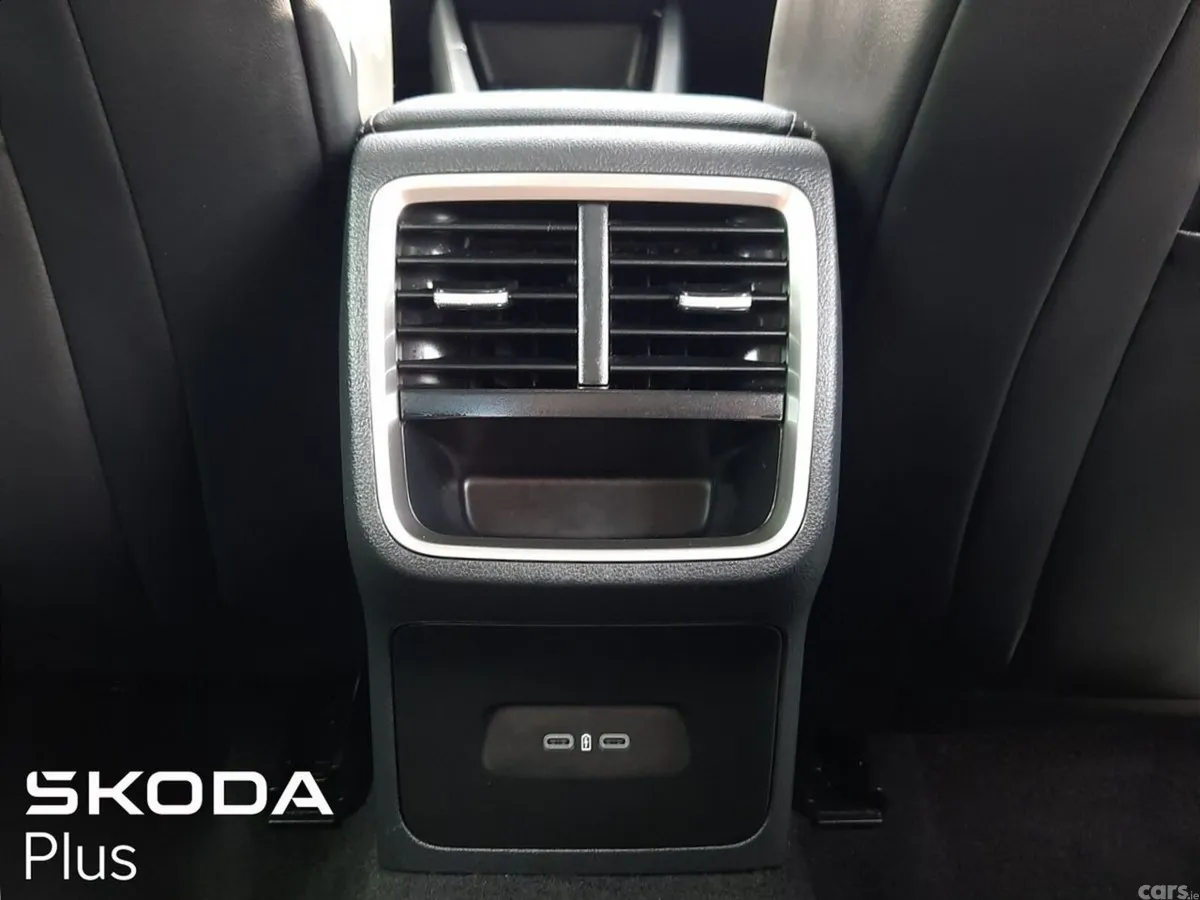 Skoda Octavia Saloon, Diesel, 2025, Grey