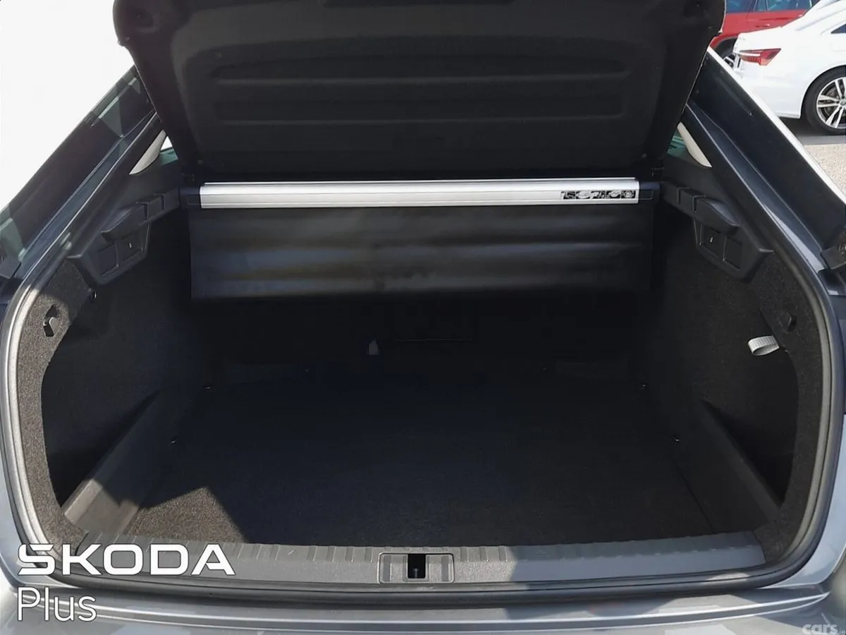 Skoda Octavia Saloon, Diesel, 2025, Grey