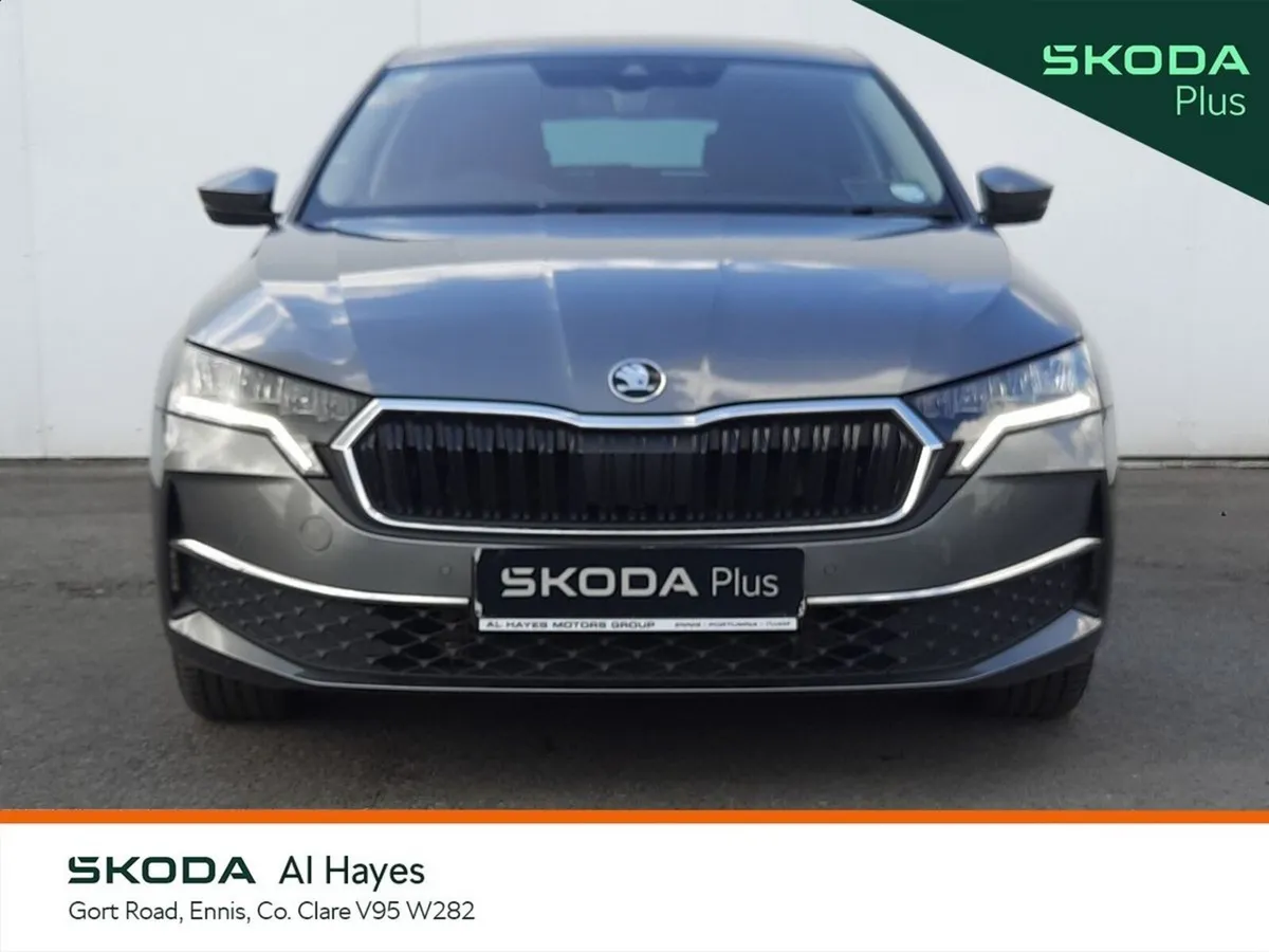 Skoda Octavia Saloon, Diesel, 2025, Grey