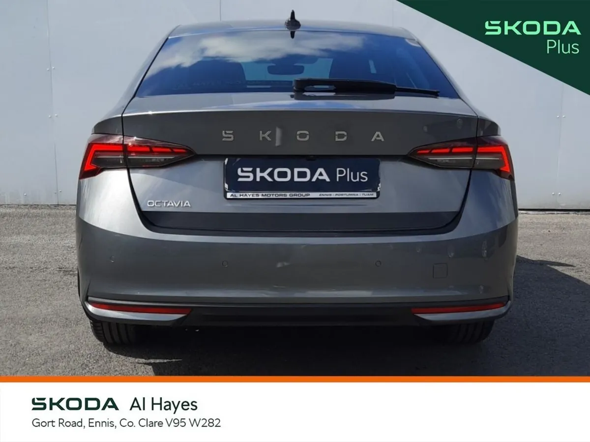 Skoda Octavia Saloon, Diesel, 2025, Grey
