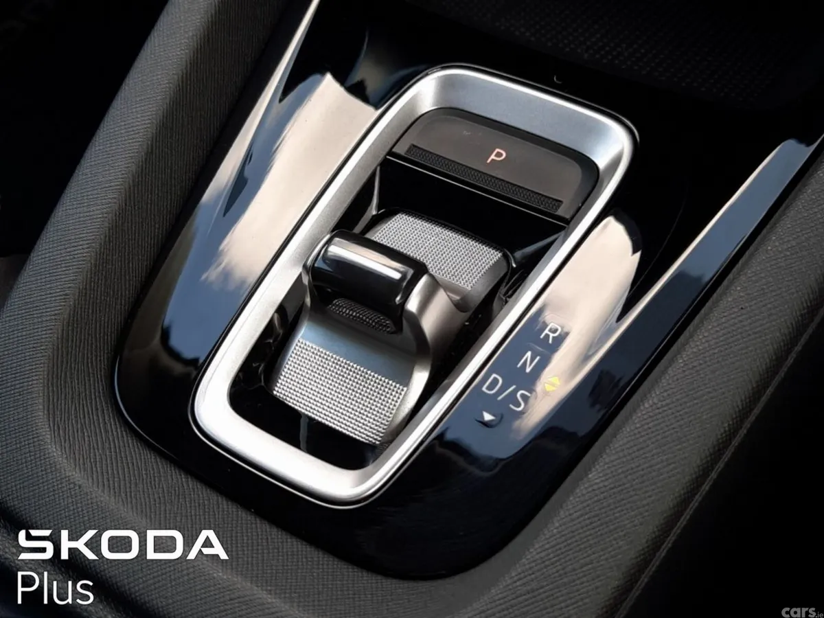 Skoda Octavia Saloon, Diesel, 2025, Grey