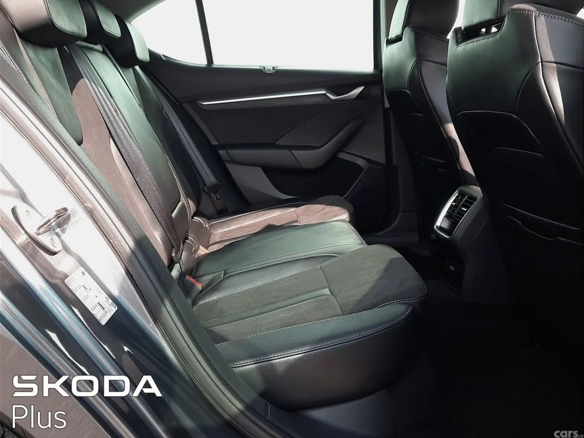 Skoda Octavia Saloon, Diesel, 2025, Grey