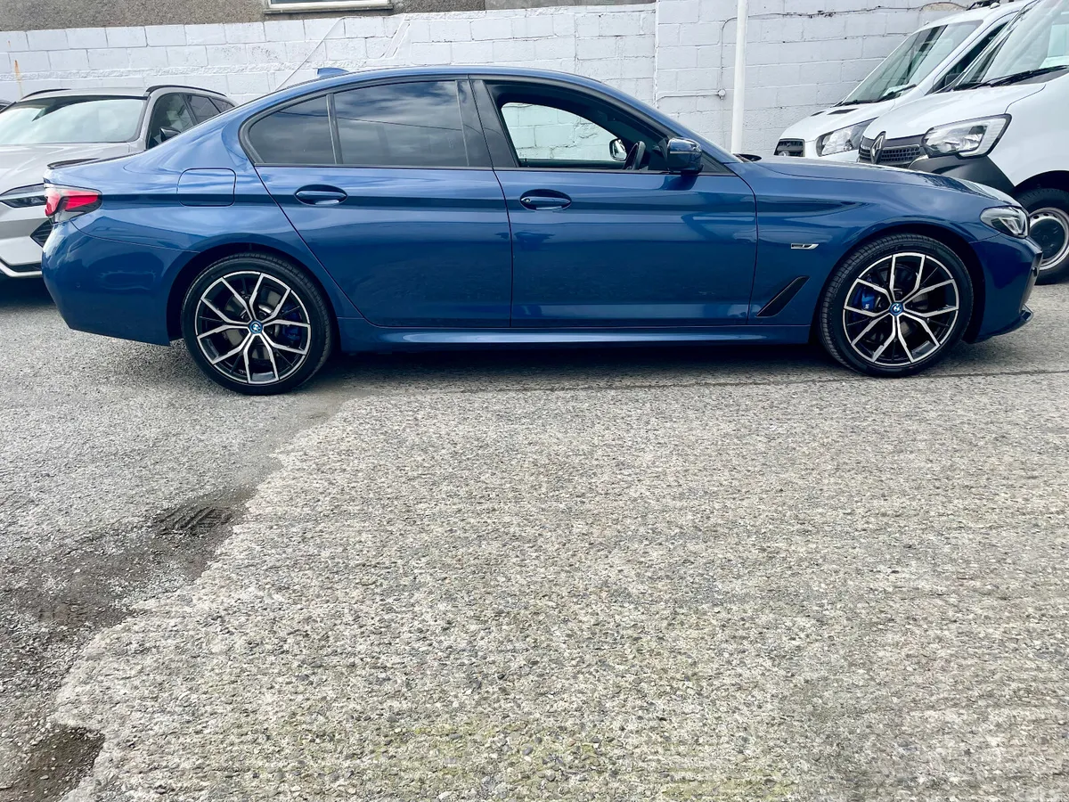 BMW 5-Series Saloon, Petrol Plug-in Hybrid, 2023, Blue
