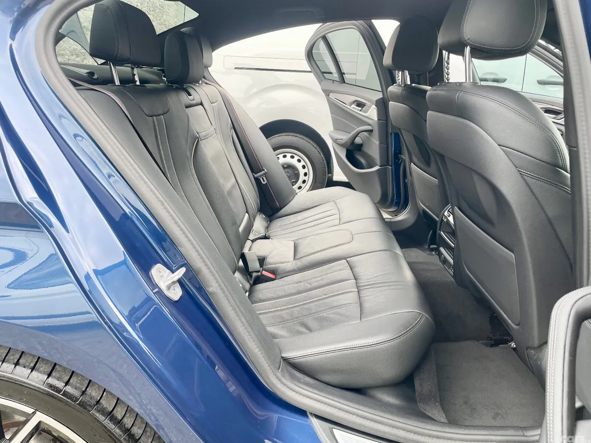 BMW 5-Series Saloon, Petrol Plug-in Hybrid, 2023, Blue