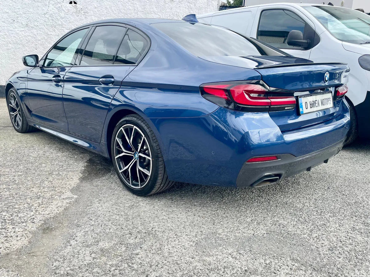 BMW 5-Series Saloon, Petrol Plug-in Hybrid, 2023, Blue
