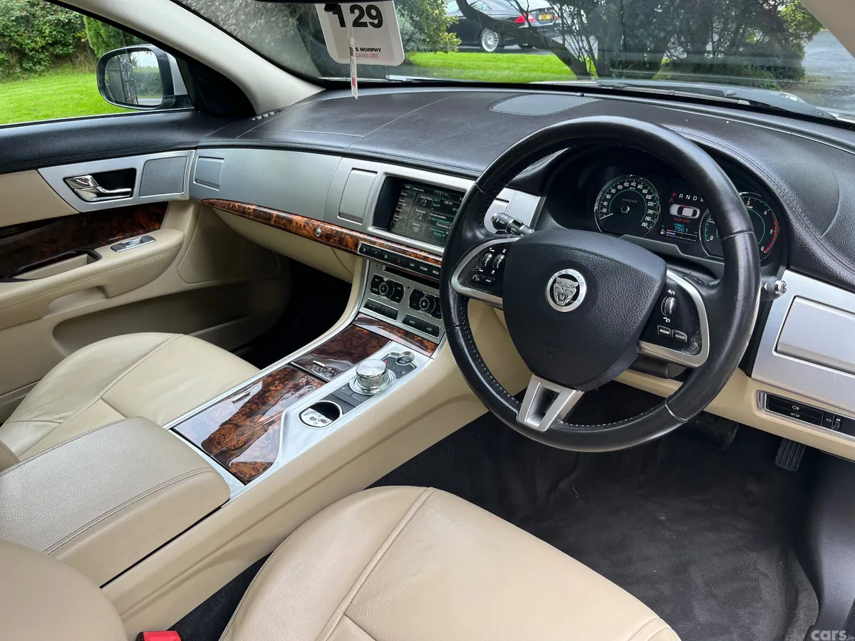 Jaguar XF Saloon, Diesel, 2014, Gold