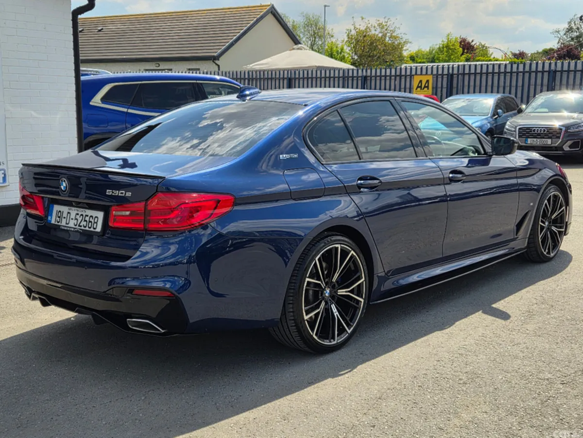 BMW 5-Series Saloon, Petrol Plug-in Hybrid, 2019, Blue
