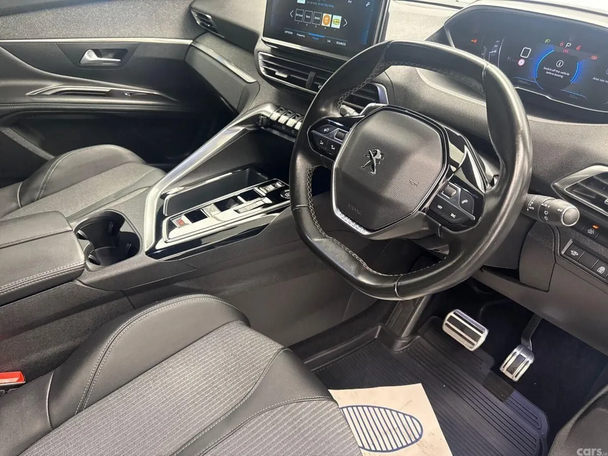 Peugeot 3008 MPV, Diesel, 2023, White