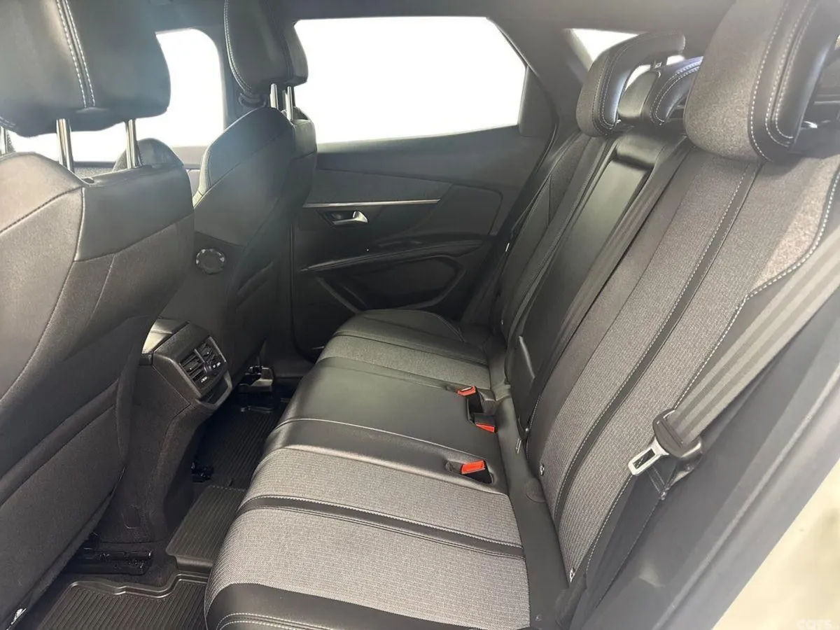 Peugeot 3008 MPV, Diesel, 2023, White