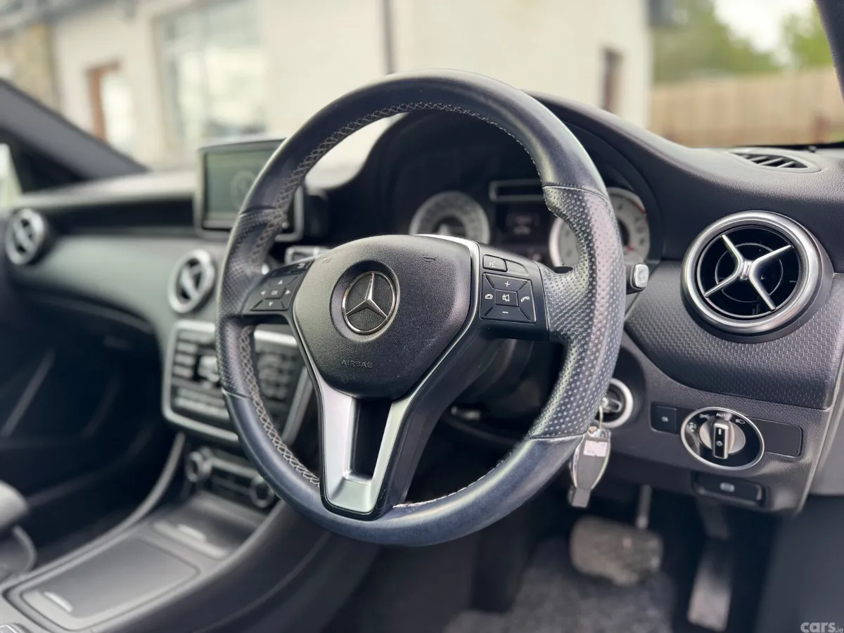 Mercedes-Benz A-Class Hatchback, Petrol, 2014, White