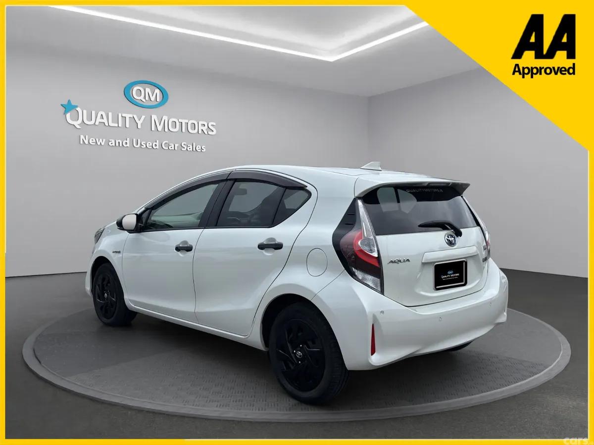 Toyota Aqua Hatchback, Petrol Hybrid, 2020, White