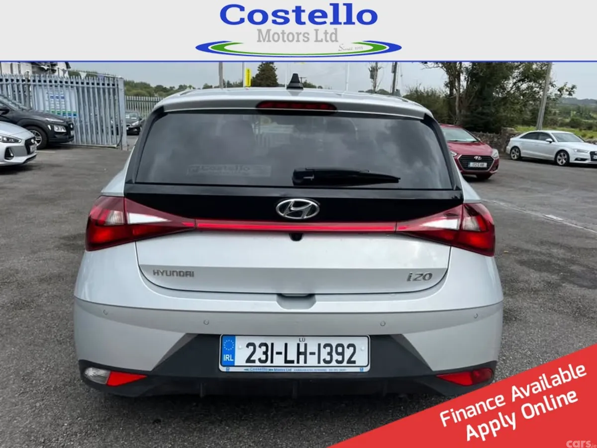 Hyundai i20 Hatchback, Petrol, 2023, Grey
