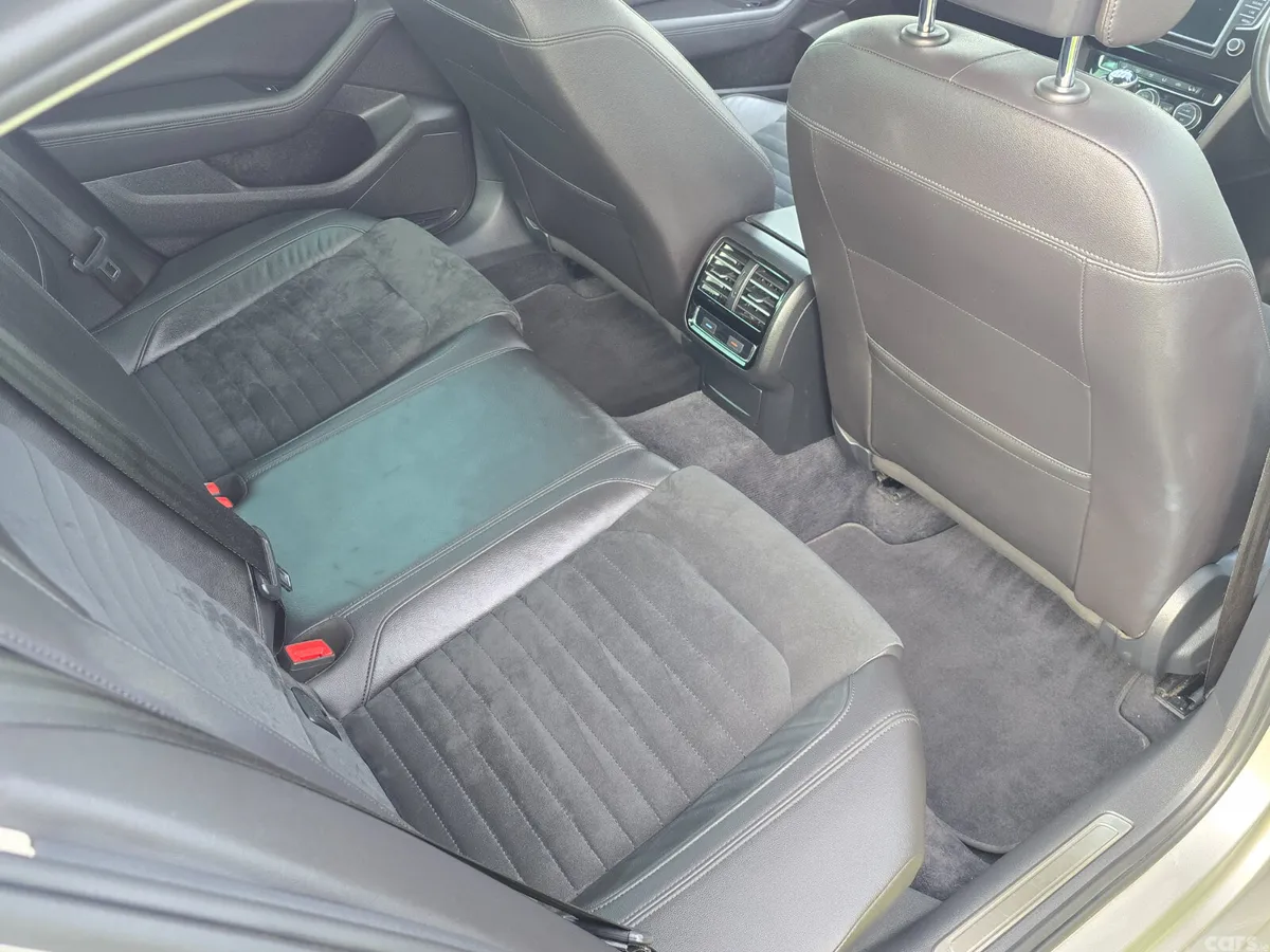 Volkswagen Passat Saloon, Diesel, 2016, Silver