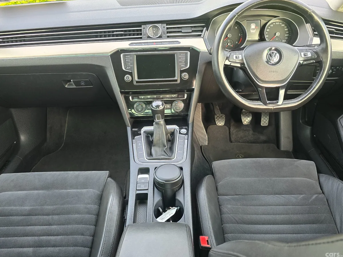 Volkswagen Passat Saloon, Diesel, 2016, Silver