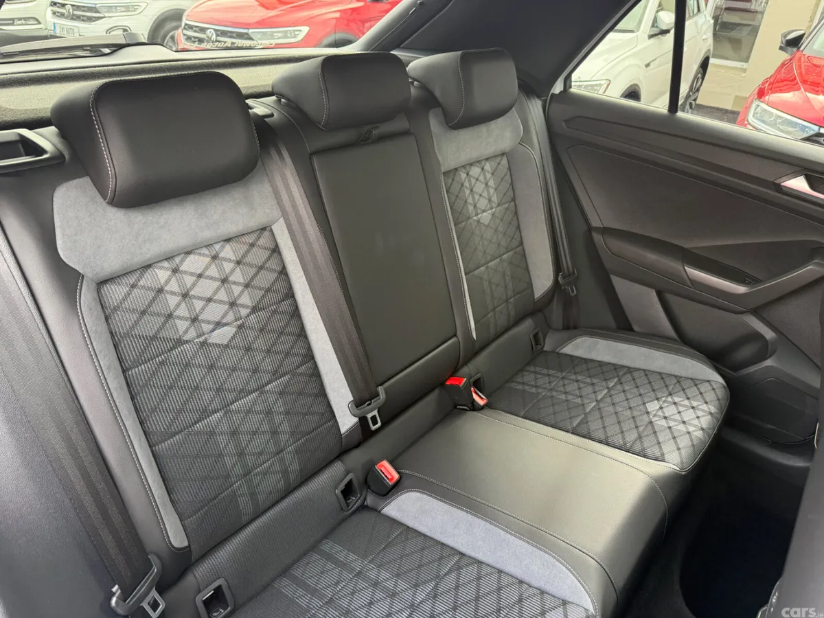 Volkswagen T-Roc SUV, Diesel, 2023, White