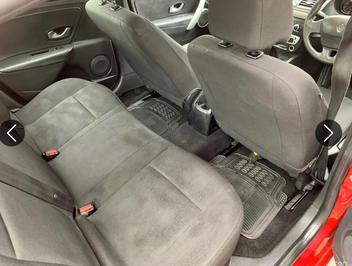 Renault Fluence Saloon, Diesel, 2015, Red