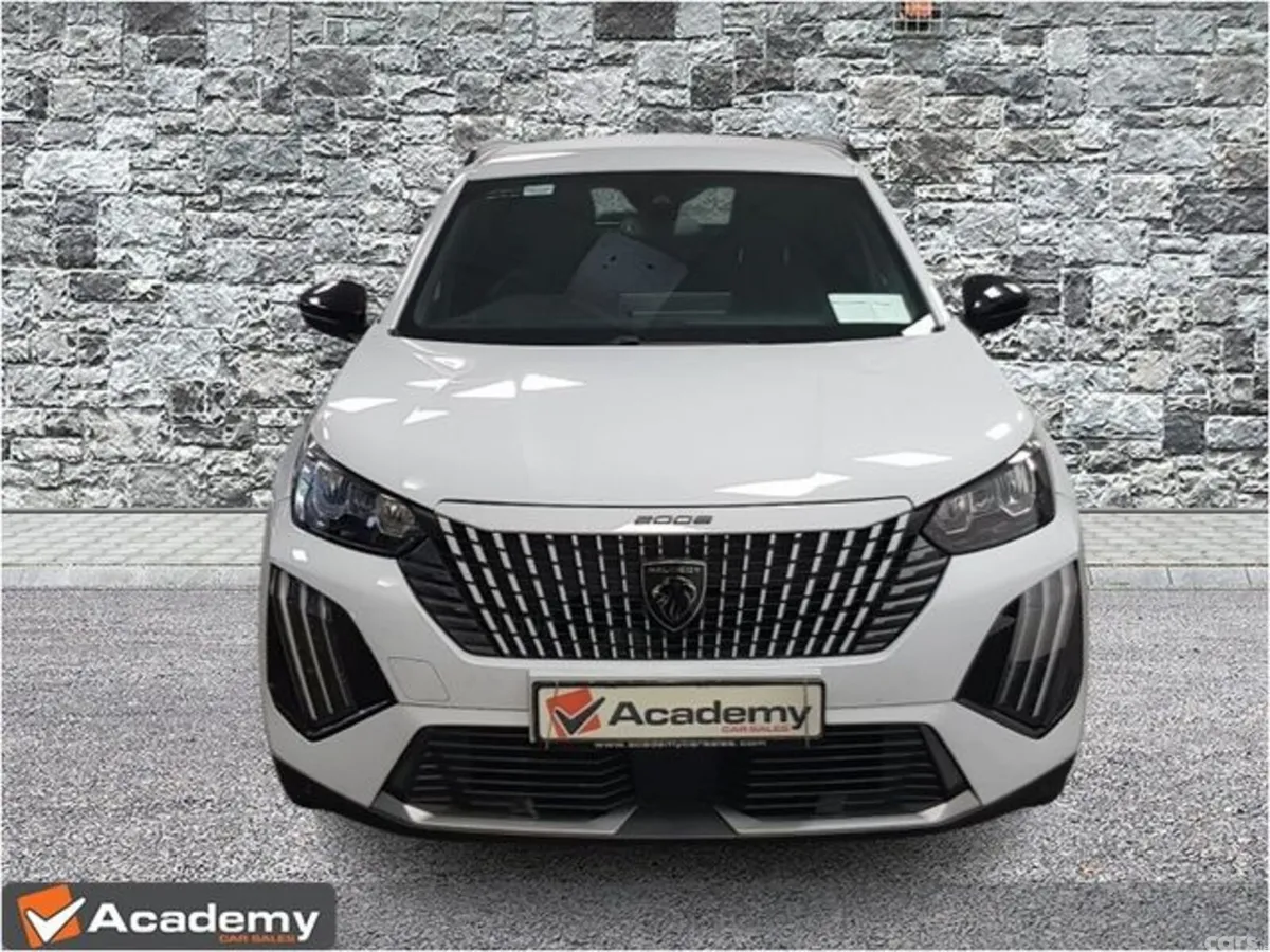 Peugeot 2008 MPV, Petrol, 2024, White