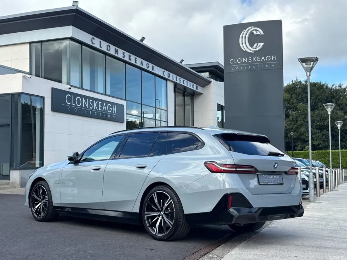 BMW 5-Series Estate, Petrol Plug-in Hybrid, 2025, Grey